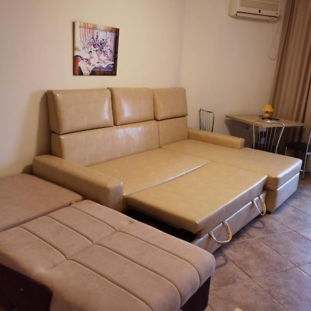 Dl Apartments 阿赫洛伊 外观 照片
